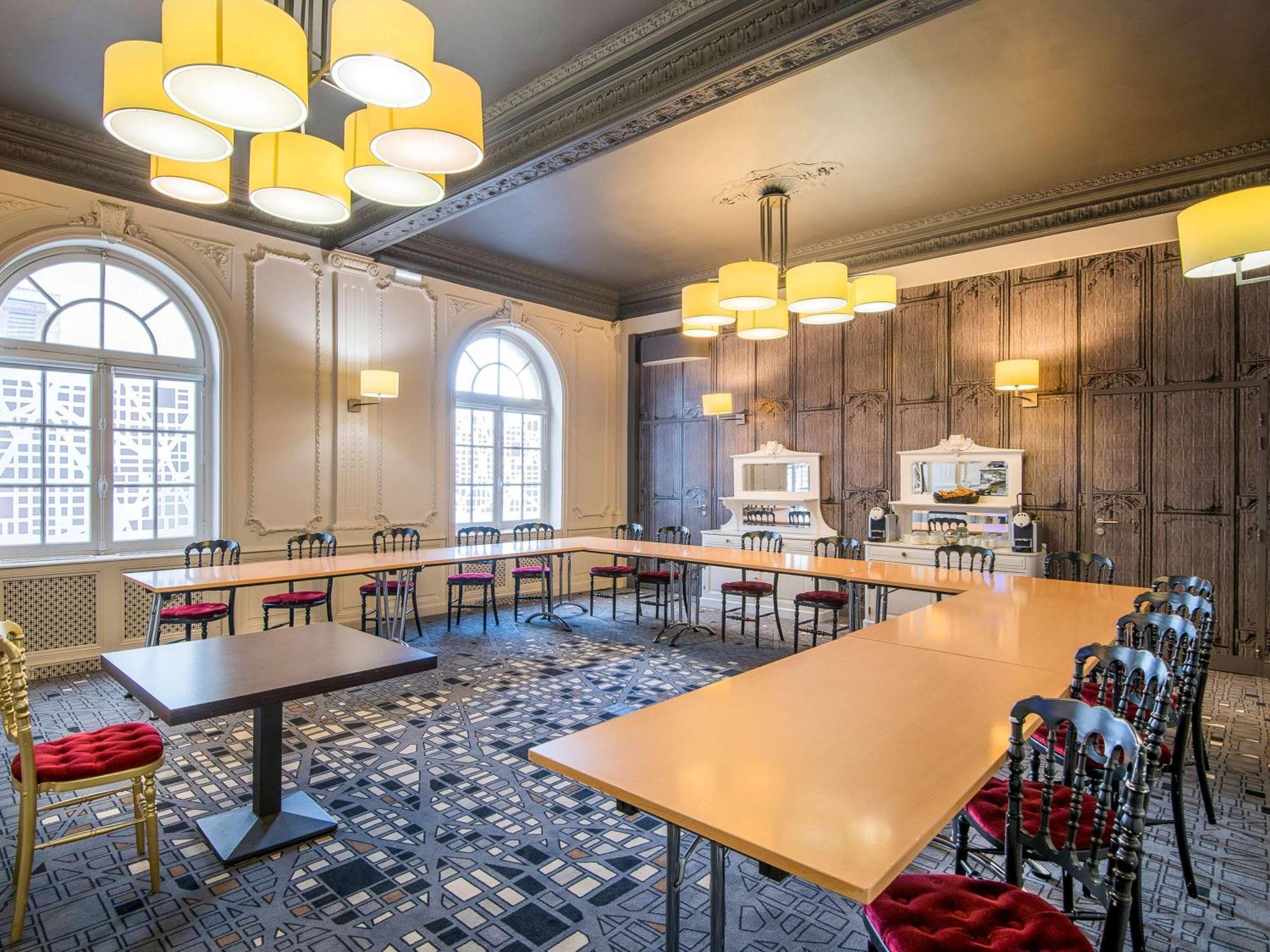 Hotel Mercure Rodez Cathedrale Kültér fotó