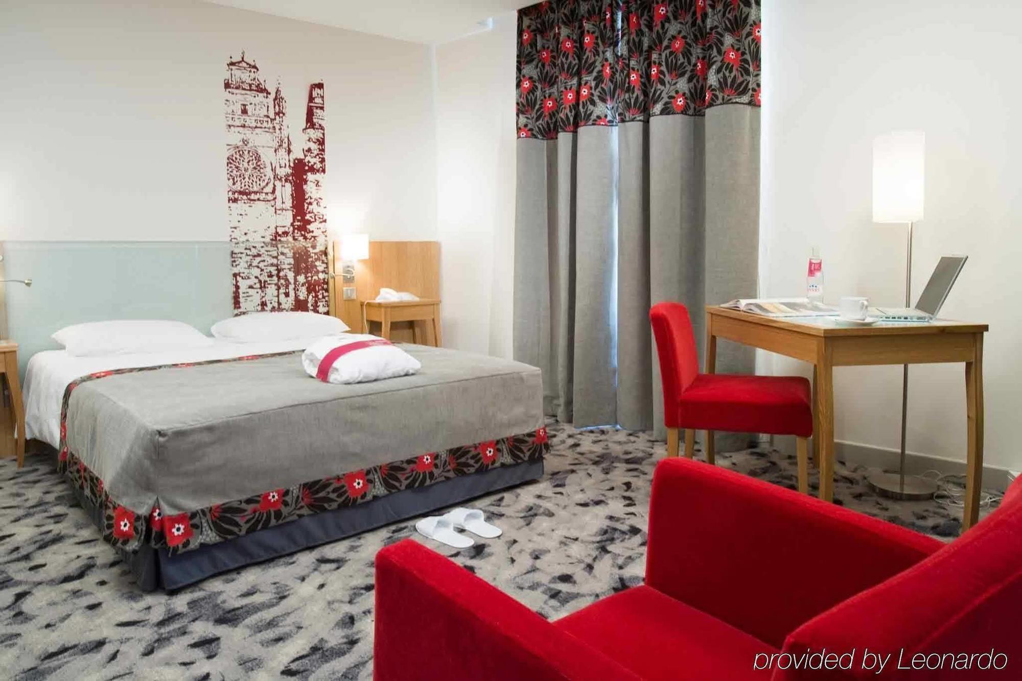 Hotel Mercure Rodez Cathedrale Kültér fotó