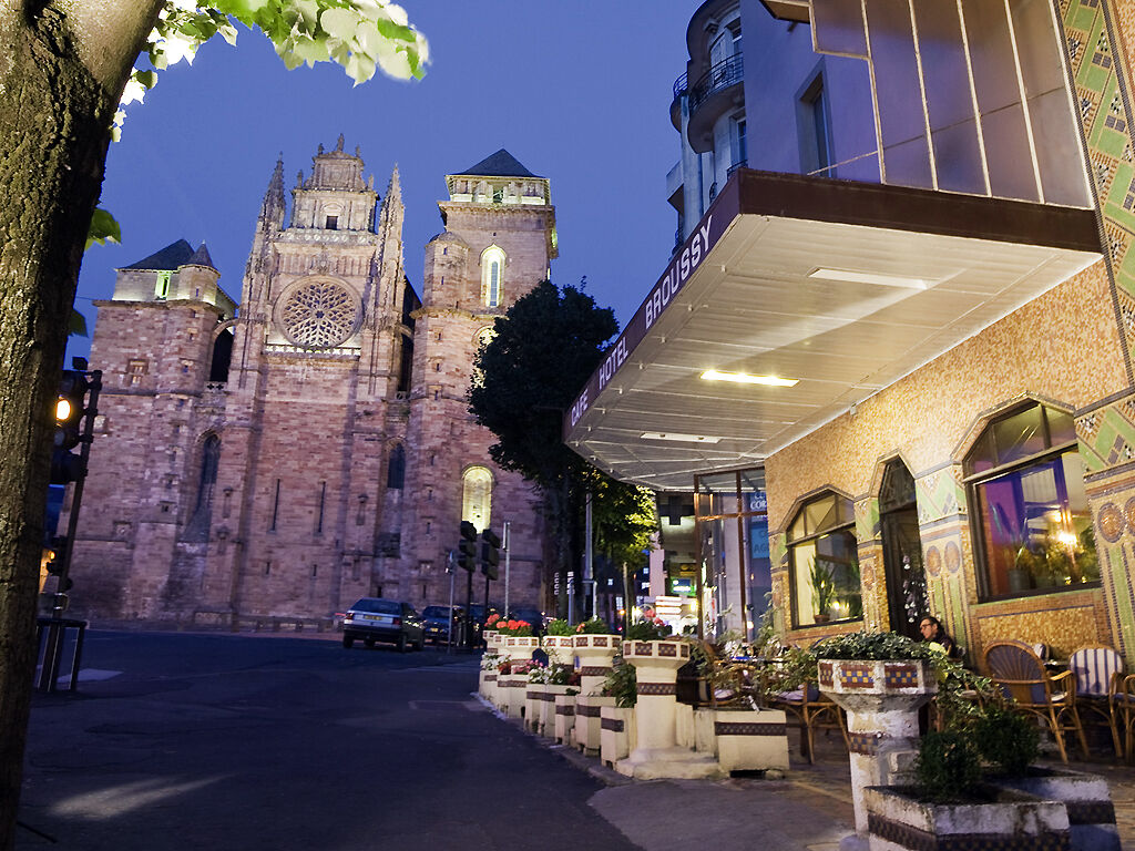 Hotel Mercure Rodez Cathedrale Kültér fotó